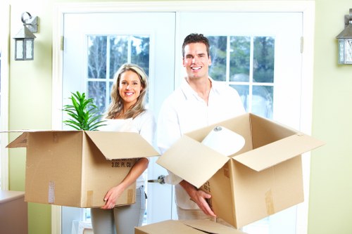 Business transport and moving assistance in Cubitt Town